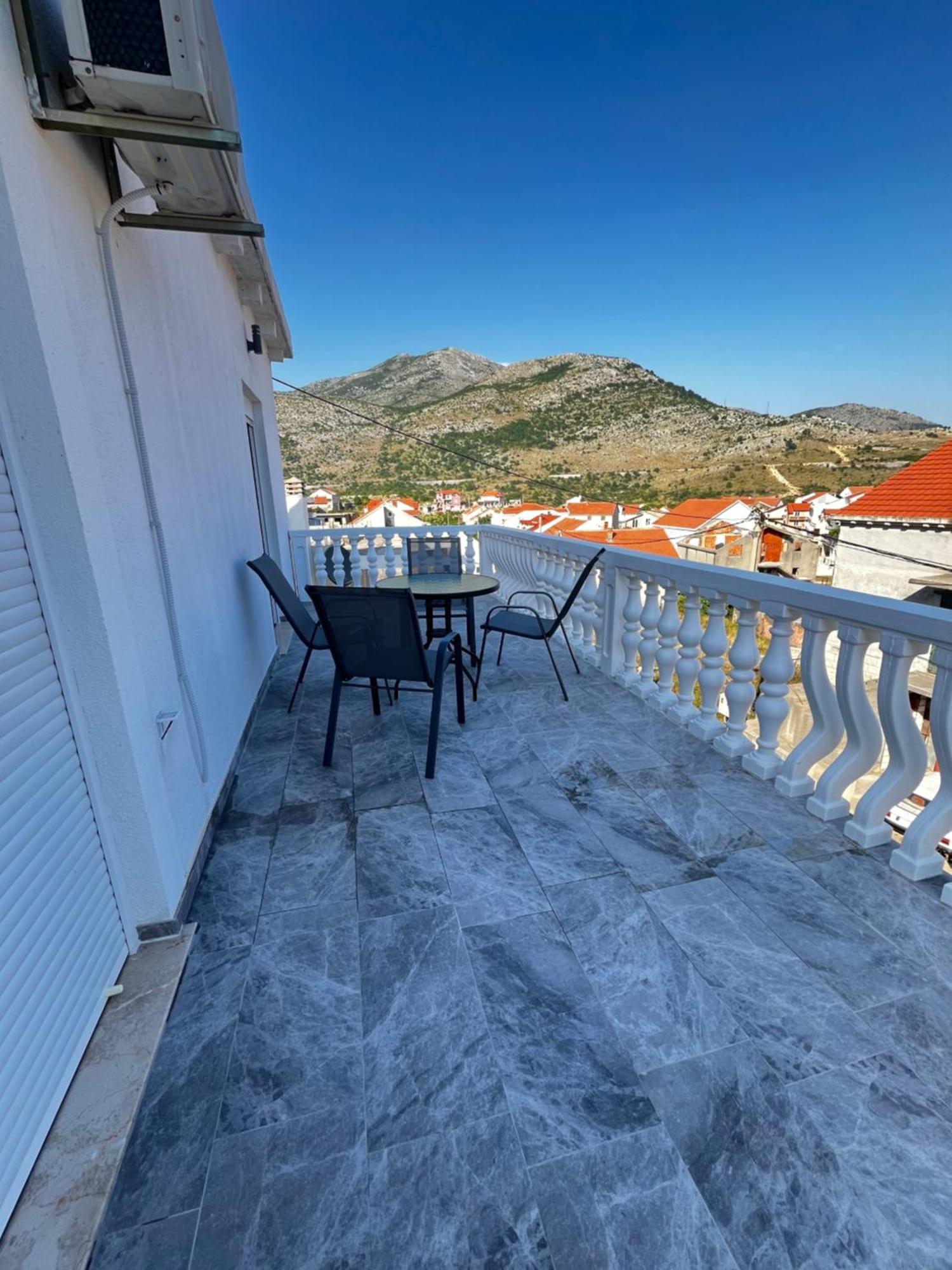 Twin Apartments Ivanica 外观 照片