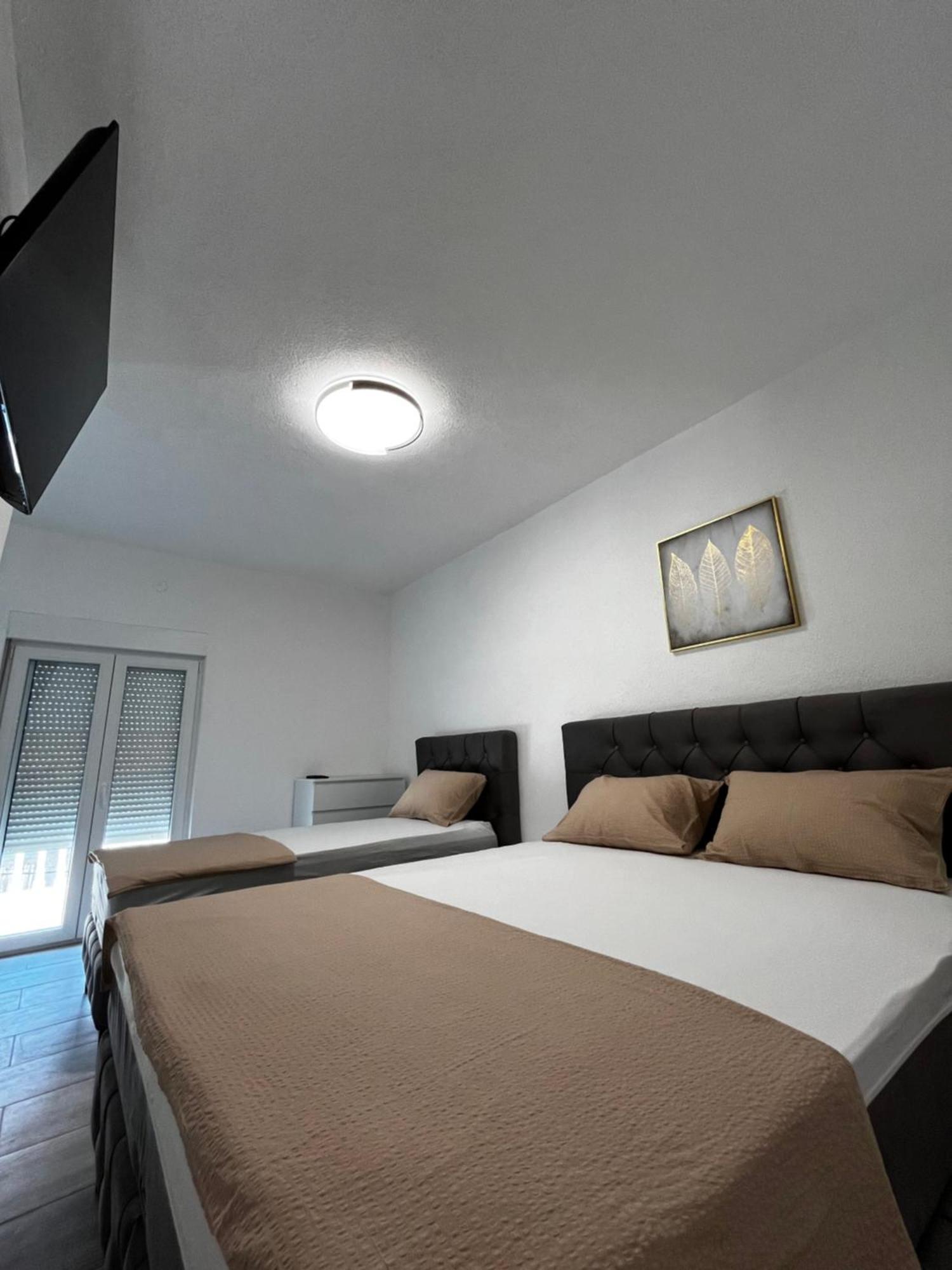 Twin Apartments Ivanica 外观 照片